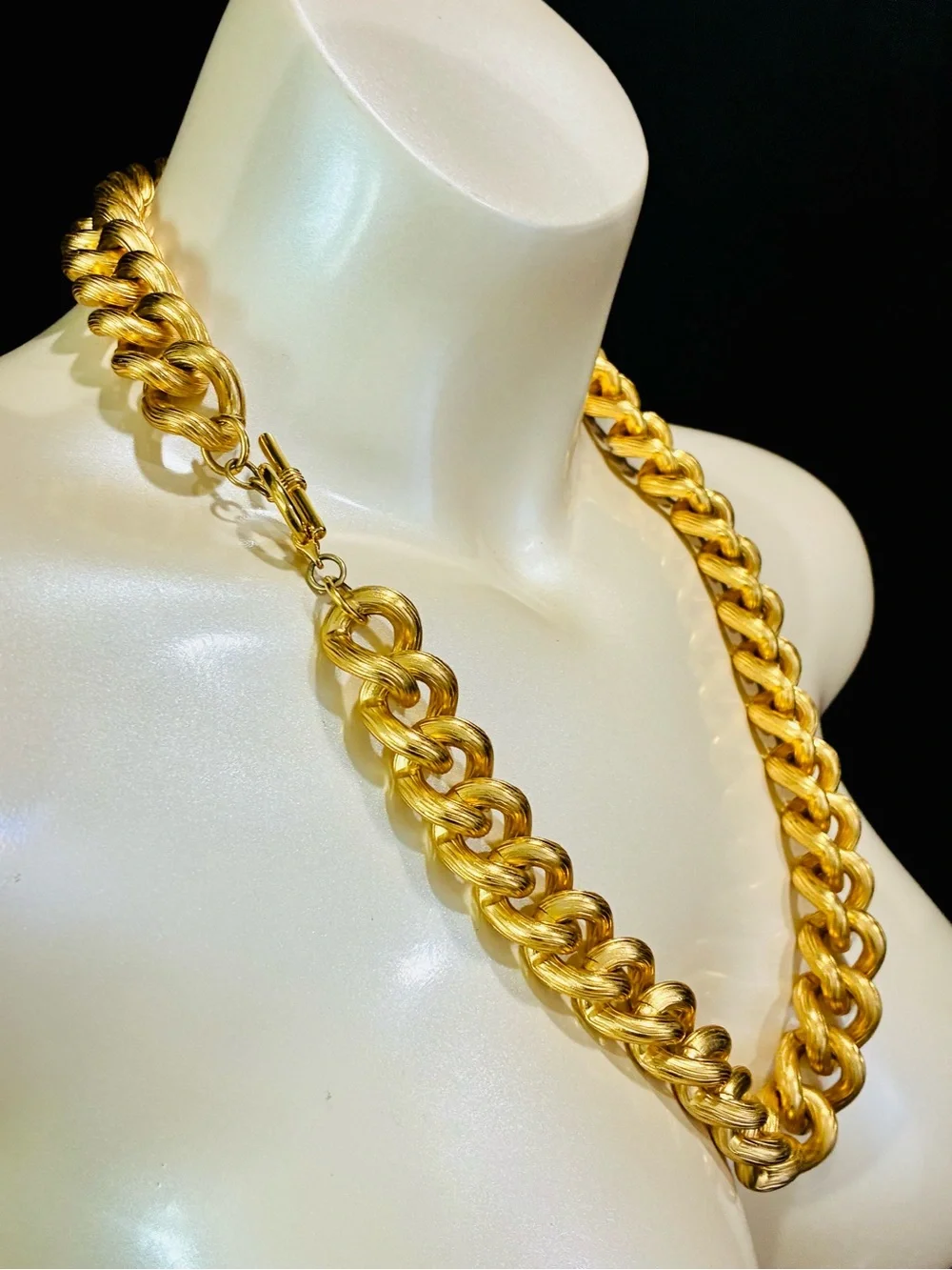Deliciously Chunky VTG 80s Textured Gold Chain Necklace - Bold Statement 146g